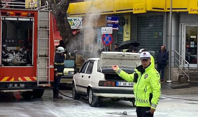 Seyir halindeki otomobil yangına teslim oldu