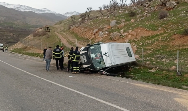 Siirt'te öğrenci minibüsü devrildi: 1 ölü, 6 yaralı