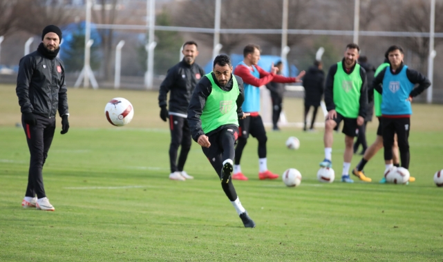 Sivasspor’da Adana Demirspor hazırlıkları sürüyor