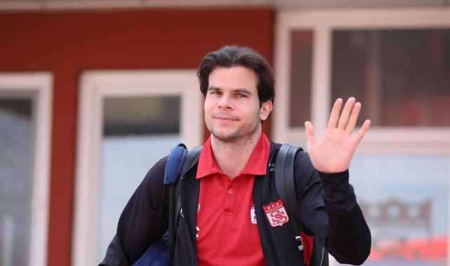 Sivasspor kafilesi Adana’ya gitti