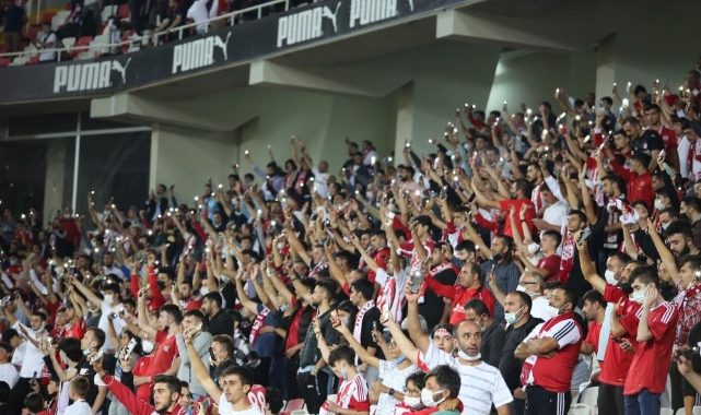 Sivasspor taraftarlarından maç saatine tepki