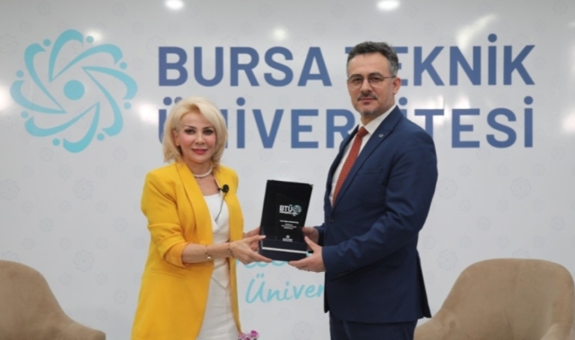 Sunucu Zeliha İlhan Doymuş, Bursa Teknik Üniversitesi öğrencileriyle buluştu