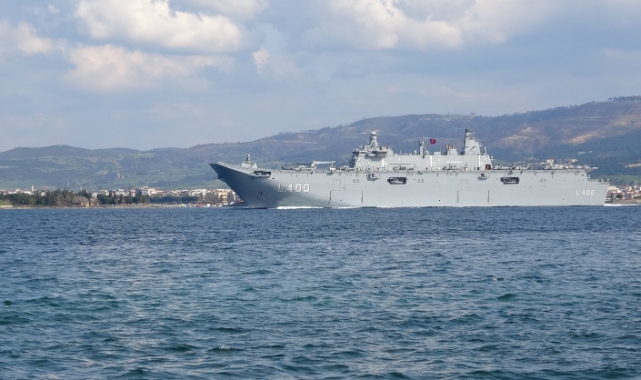 TCG Anadolu Çanakkale Boğazı’nda