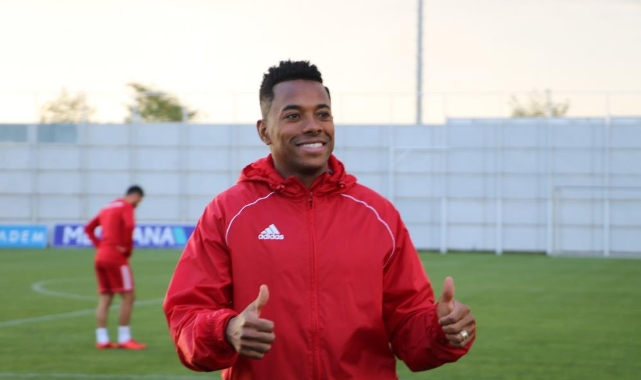 Tecavüz suçlamasıyla 9 yıl hapis cezası alan Robinho tutuklandı
