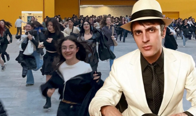 Teoman konserinde izdiham! Yüzlerce kişi alana koştu