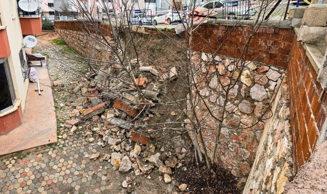 Tokat’ta istinat duvarı devrildi