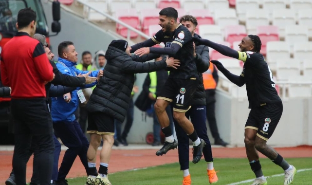 Trendyol Süper Lig: Sivasspor: 1 - Alanyaspor: 2 (Maç sonucu)