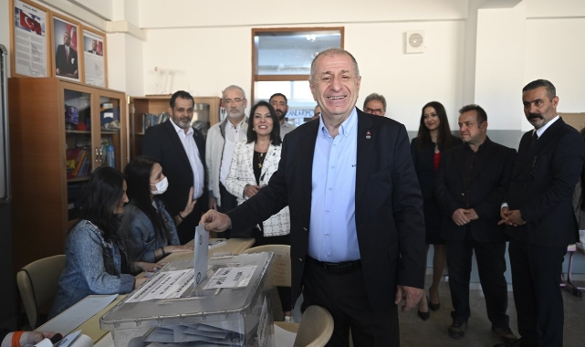 Ümit Özdağ oyunu kullandı