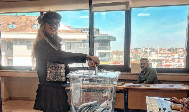 Ünlü isimler oylarını kullandı