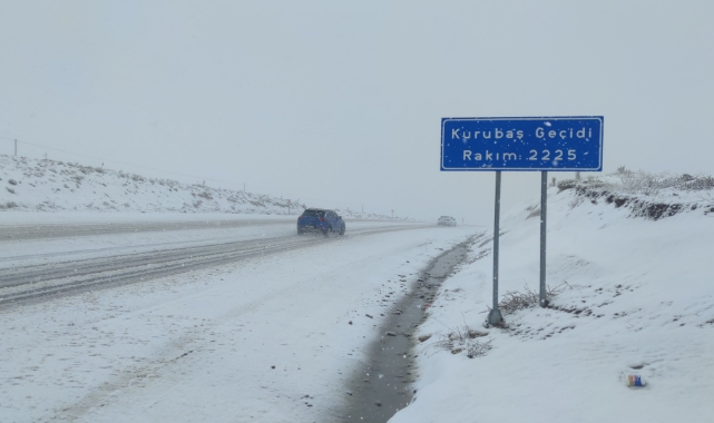 Van'ın yüksek kesimlerinde kar ve yağış etkili