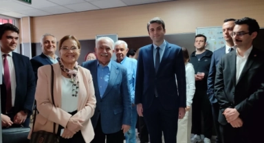 Vatan Partisi Genel Başkanı Doğu Perinçek oyunu kullandı