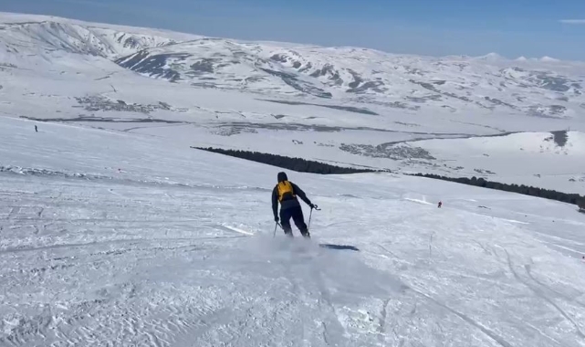 Yalnızçam Uğurludağ Kayak Merkezi kayakseverleri bekliyor