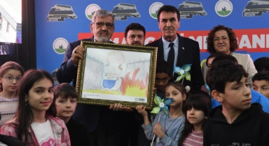 Yetim çocuklardan Dündar’a doğum günü sürprizi