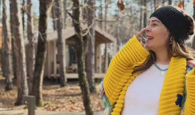 Yıldız Çağrı Atiksoy'dan hamilelik pozları