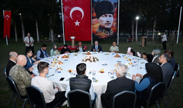12'nci Komando Tugay Komutanlığı, şehit aileleri ve gaziler onuruna iftar verdi