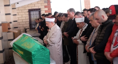 4 cana umut olmuştu! Melek, son yolculuğuna uğurlandı