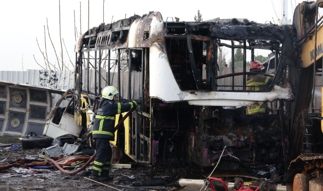 6 otobüs alev alev yandı, siyah dumanlar şehrin her yerinden görüldü