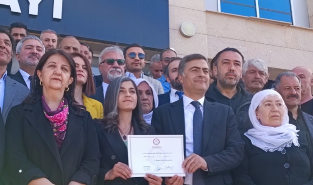 Abdullah Zeydan mazbatasını aldı