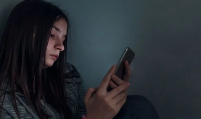 Akıllı telefon bağımlısı çocuklarda daha çok görülüyor!