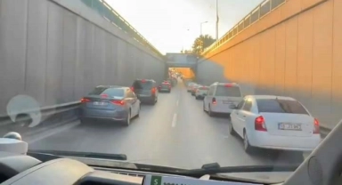 Ambulansa fermuar sistemi ile yol verdiler
