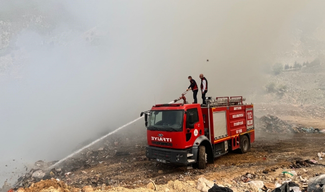 Artvin'de gece başlayan yangına müdahale sürüyor