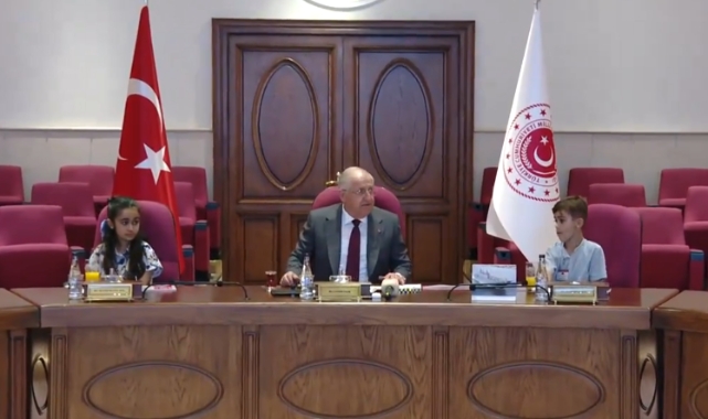 Bakan Güler: Sizler geleceğimizin güvencesisiniz
