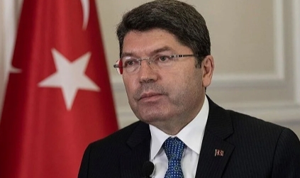 Bakan Tunç'tan Beşiktaş'taki yangına ilişkin açıklama