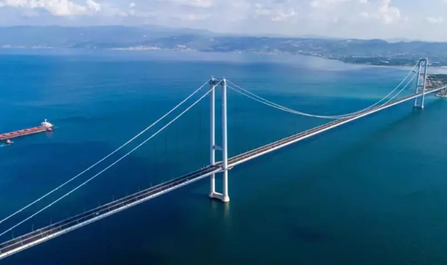 Bakan Uraloğlu açıkladı! 117 bin 537 araç geçişi ile rekor kırıldı