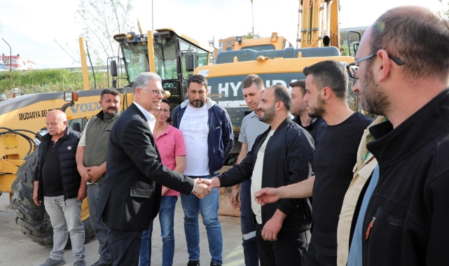 Başkan Deniz Dalgıç belediye çalışanlarıyla bayramlaştı