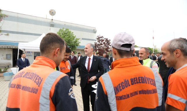 Başkan Taban belediye personellerini unutmadı