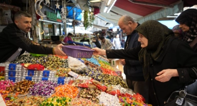 Bayram şekerleri tezgahlardaki yerini aldı