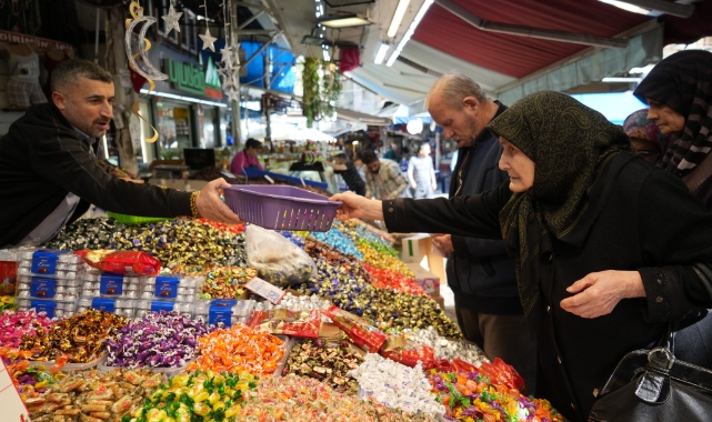 Bayram şekerleri tezgahlardaki yerini aldı