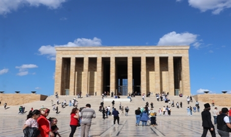 Bayram tatilinde Anıtkabir ziyaretçilerle doldu