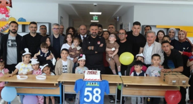 Bülent Uygun ve futbolculardan çocuklara anlamlı ziyaret