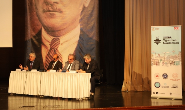 Bursa’da ’21. Yüzyılda Öğretmen Olmak’ konulu panel düzenlendi