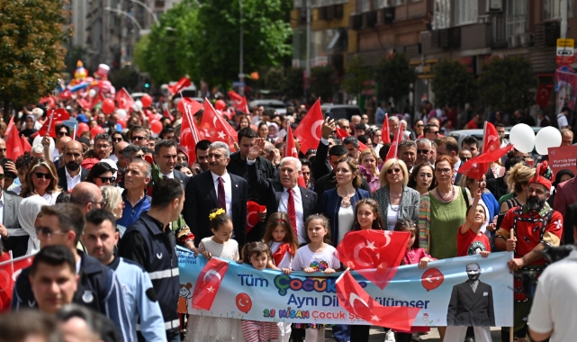 Bursa’da 23 Nisan coşkusu kentin dört bir yanını sardı