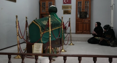 Bursa'da inanılmaz olay! Evin içinde türbe var