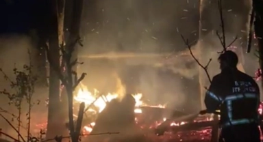 Bursa'da korkutan yangın: Baraka kullanılmaz hale geldi!
