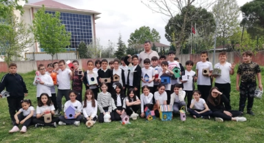 Bursa'da minik kalplerin kuş sevgisi