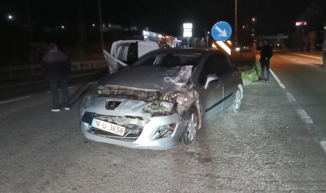 Bursa'da otomobil ile hafif ticari araç çarpıştı: 9 yaralı