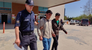 Bursa'da sahte pasaportla seyahat eden 2 kişi yakalandı
