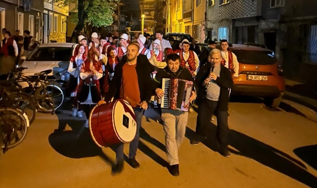Bursa'da sahura Rumeli ezgileriyle uyandırdılar