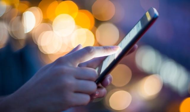 Cep telefonu tarifelerine yüzde 65 zam!