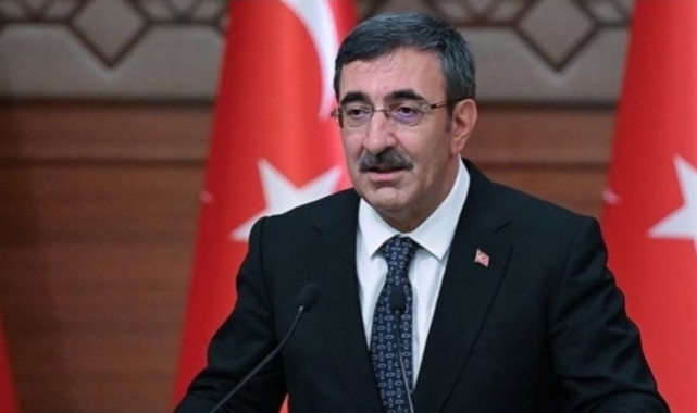 Cevdet Yılmaz'ın diploması trafiği