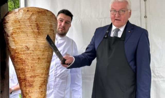 Cumhurbaşkanı Steinmeier İstanbul'da döner kesti