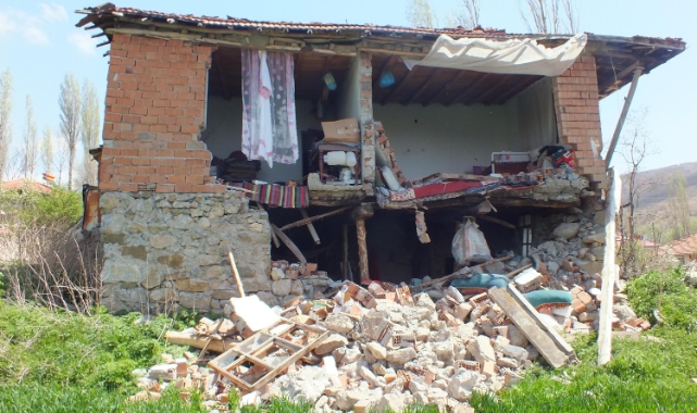 Deprem sonrası 147 ev için hasar ihbarı yapıldı
