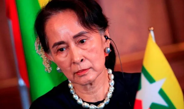 Devrik lider Suu Kyi ev hapsinde!