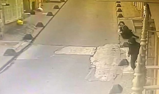 Düşmanına benzetip yanlış adamı vurdu