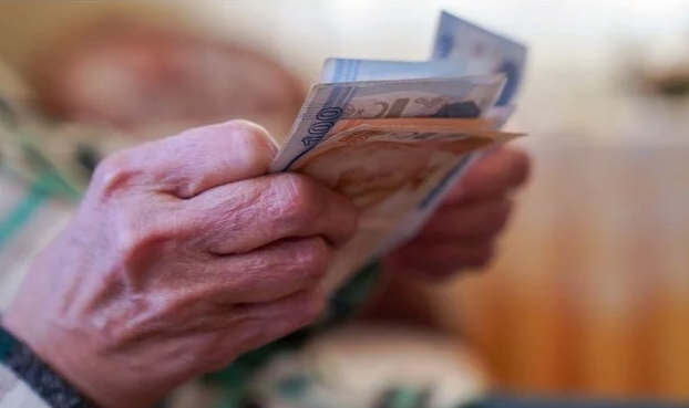Emeklilerin banka geçişlerinde kredi engeli