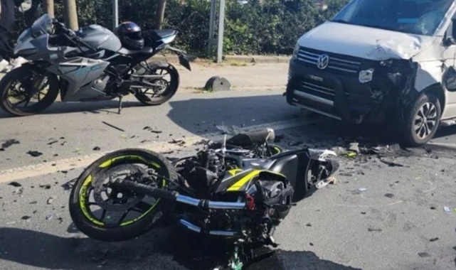Eyüpsultan'da minibüs ile motosiklet çarpıştı